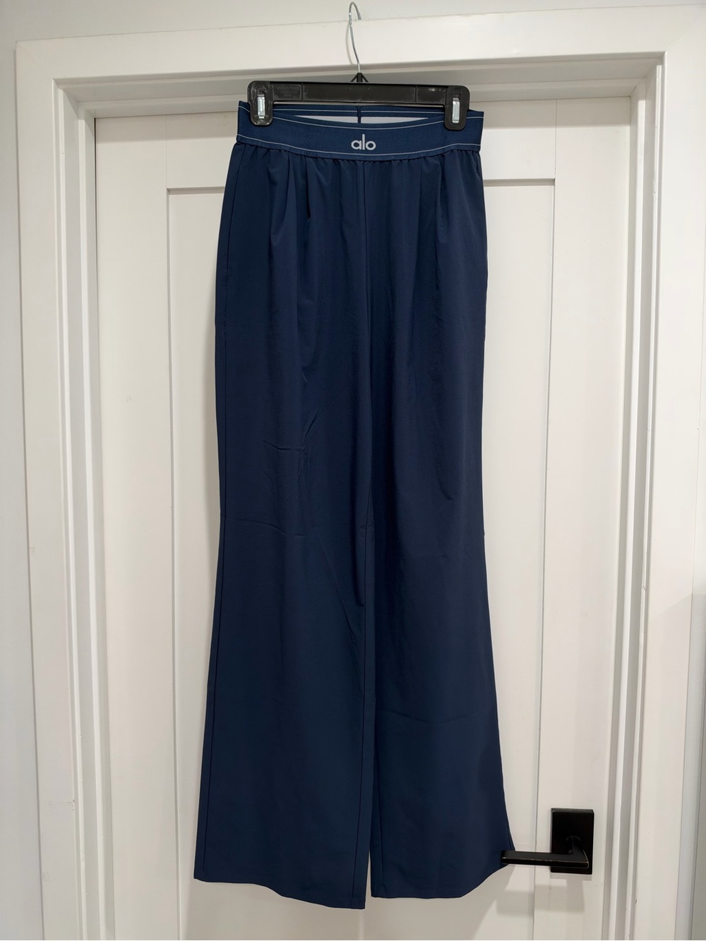 ALO Yoga Women’s Navy Wide-Leg Performance Pants